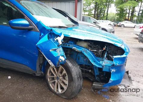 2021 Ford Escape Se z USA, uszkodzony, nr VIN 1FMCU0G68MUB08310